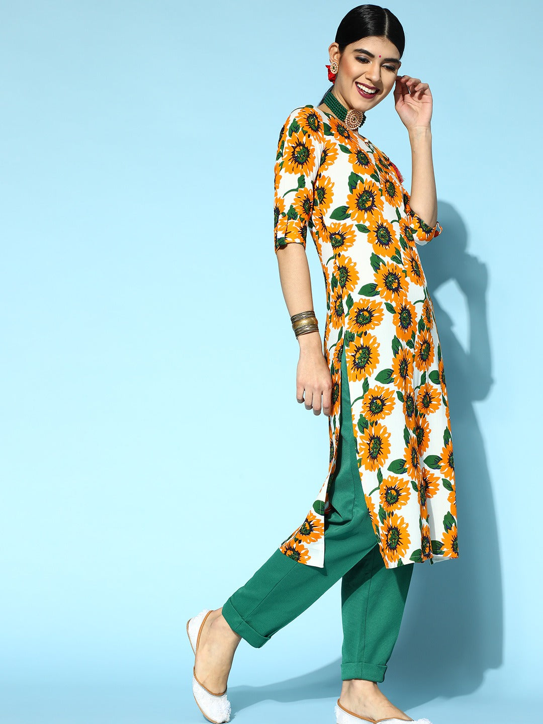 Berrylush Women White & Mustard Yellow Sunflower Printed Keyhole Neck Side-Slited Straight Calf Length Kurta - Image 2