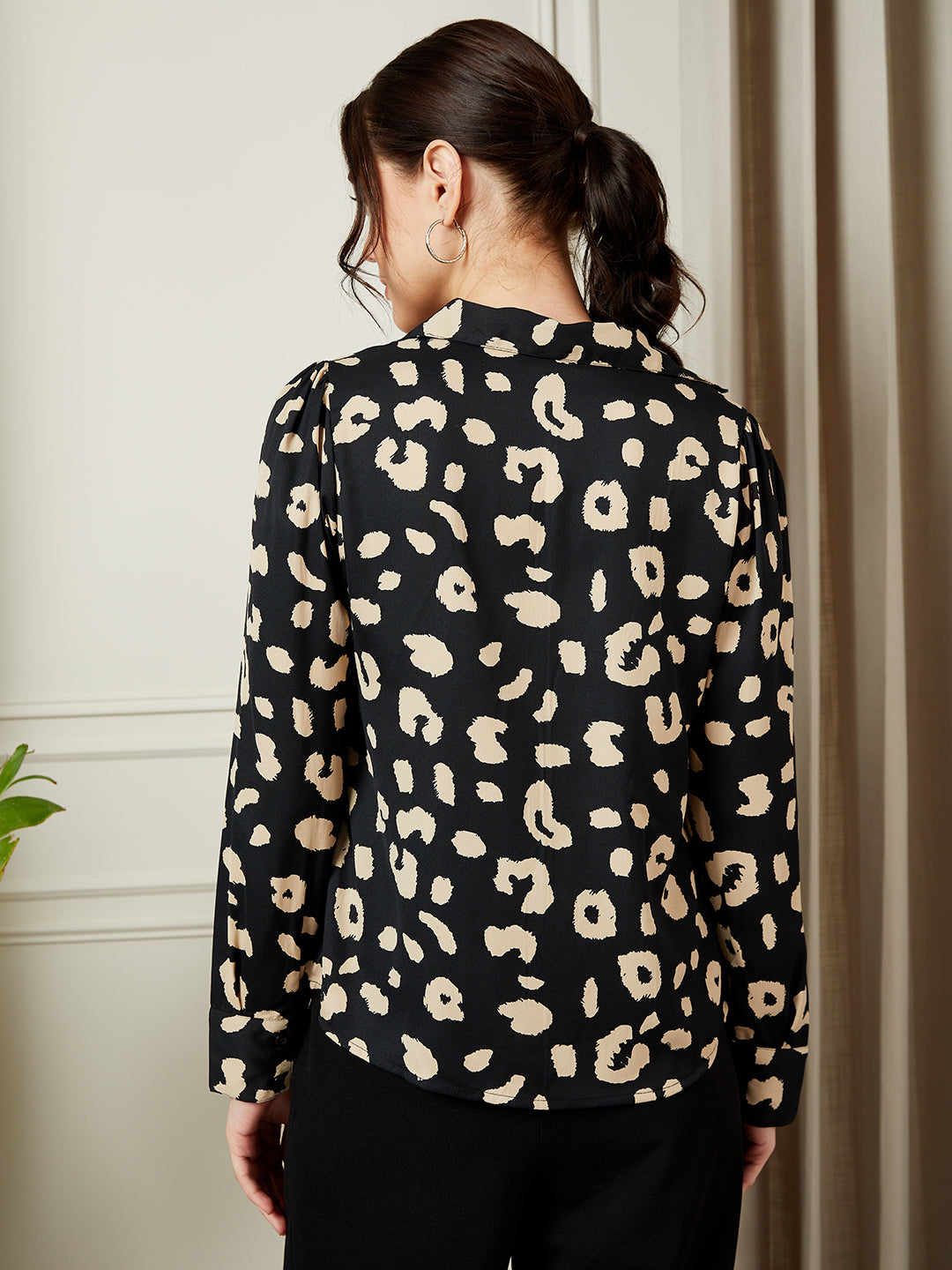 BIZwear Black & Beige Animal Printed Spread Collar Neck Button-Up Straight Hem Regular Shirt - Image 3