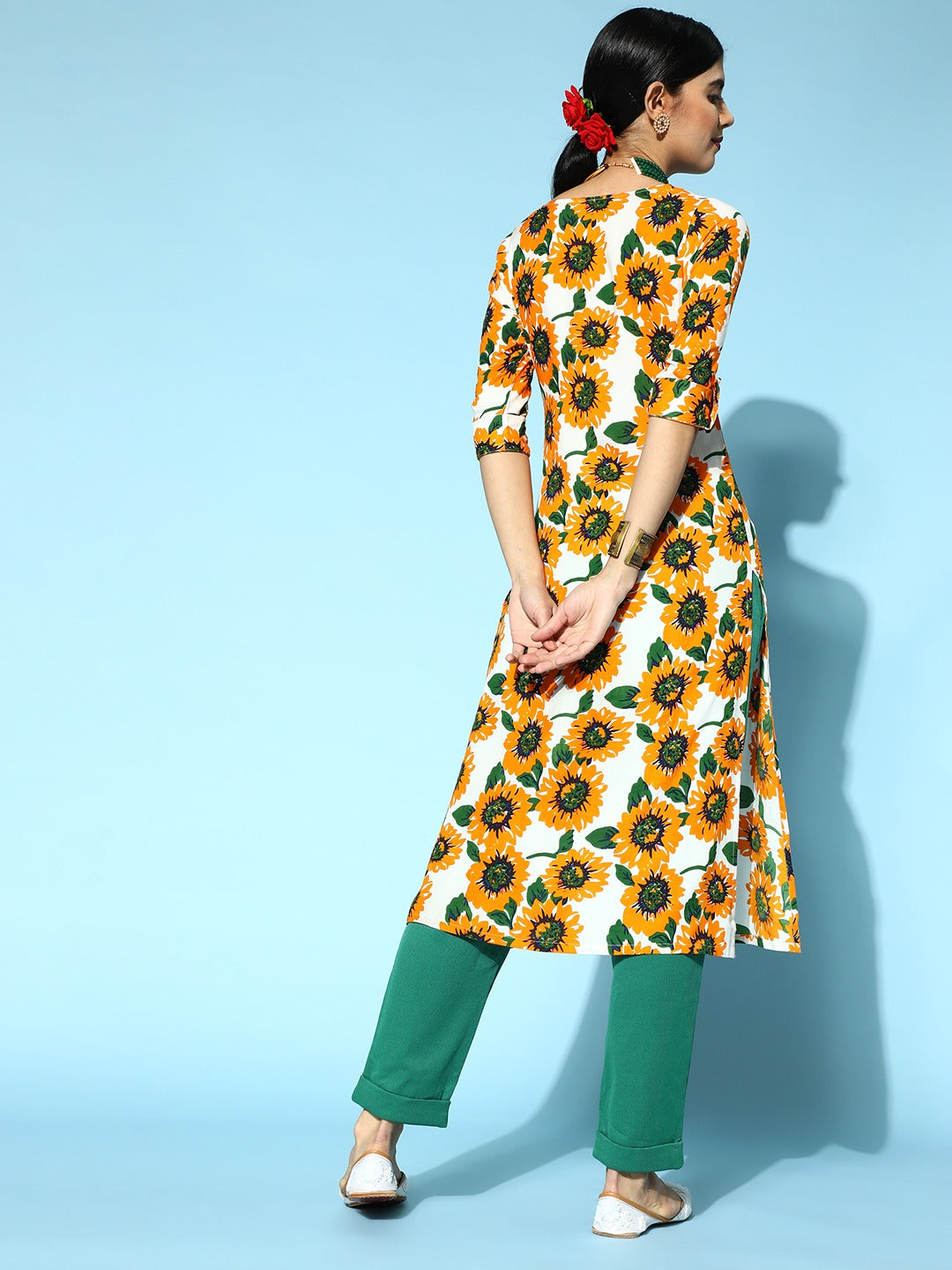 Berrylush Women White & Mustard Yellow Sunflower Printed Keyhole Neck Side-Slited Straight Calf Length Kurta - Image 3