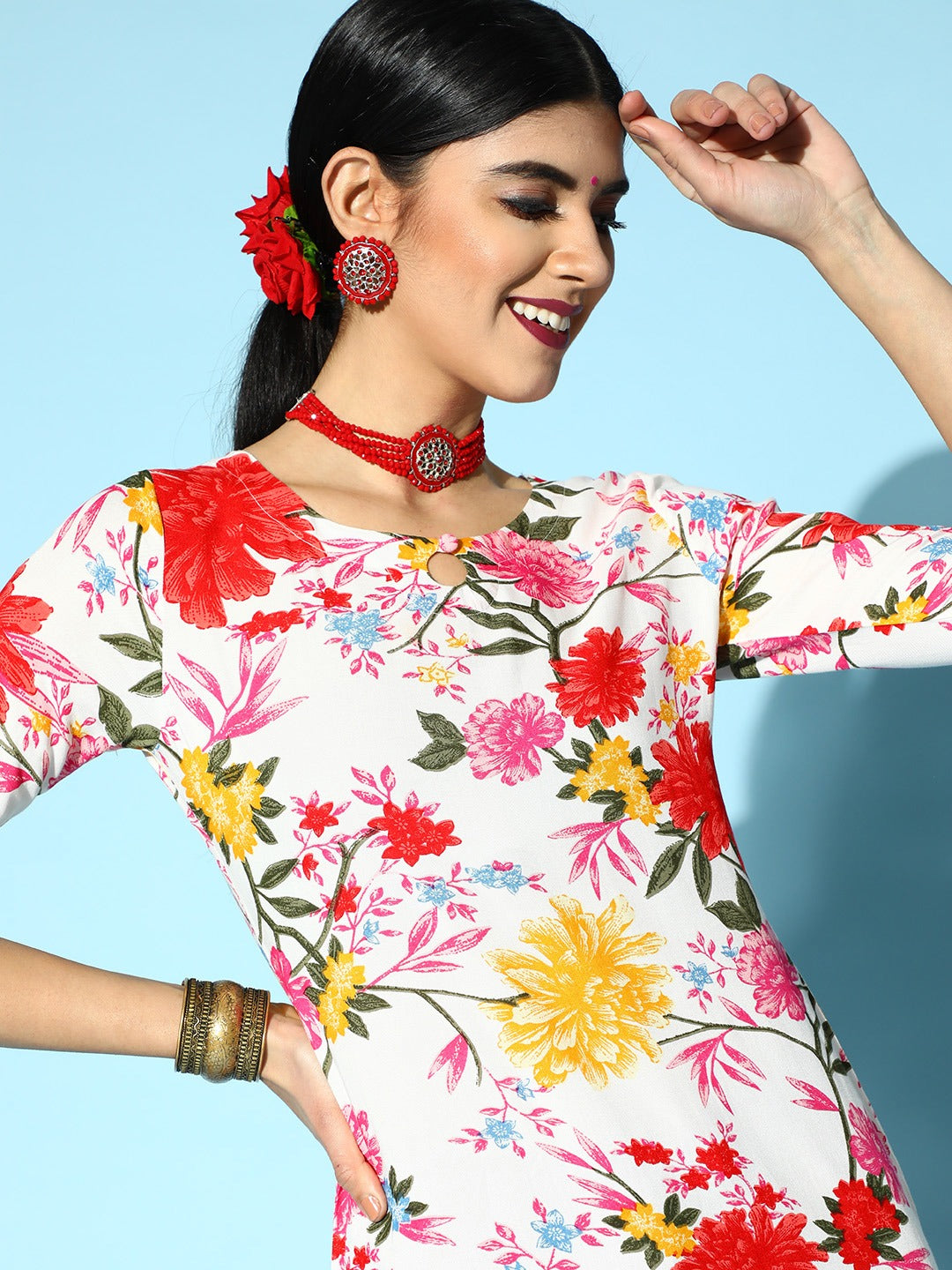 Berrylush Women White & Red Floral Printed Keyhole Neck Side-Slited Straight Calf Length Kurta - Image 4