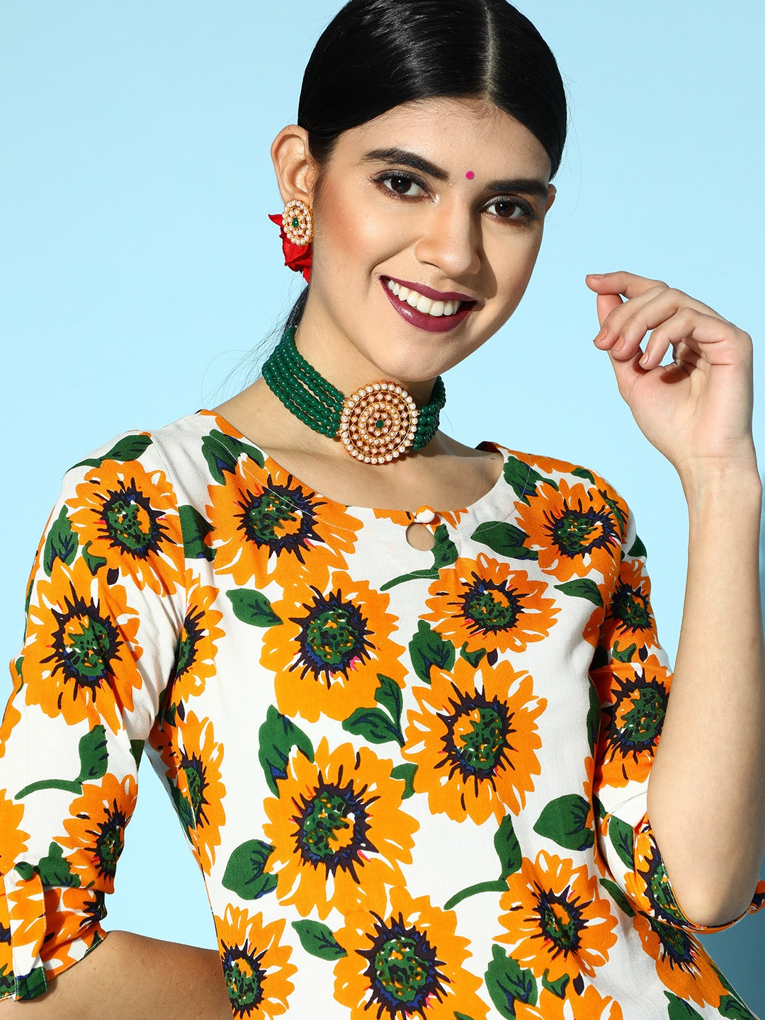 Berrylush Women White & Mustard Yellow Sunflower Printed Keyhole Neck Side-Slited Straight Calf Length Kurta - Image 4