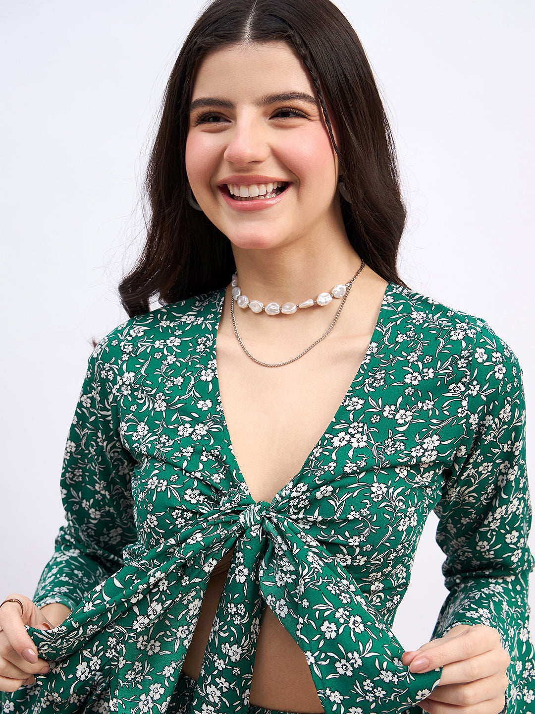 Green & White Floral Printed V-Neck Bell Sleeves Front Tie-Up Cropped Top & High-Rise Elastic Waist Flared Mini Skirt Co-Ord Set - Image 4