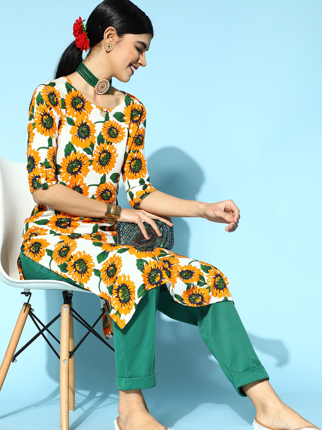 Berrylush Women White & Mustard Yellow Sunflower Printed Keyhole Neck Side-Slited Straight Calf Length Kurta - Image 5