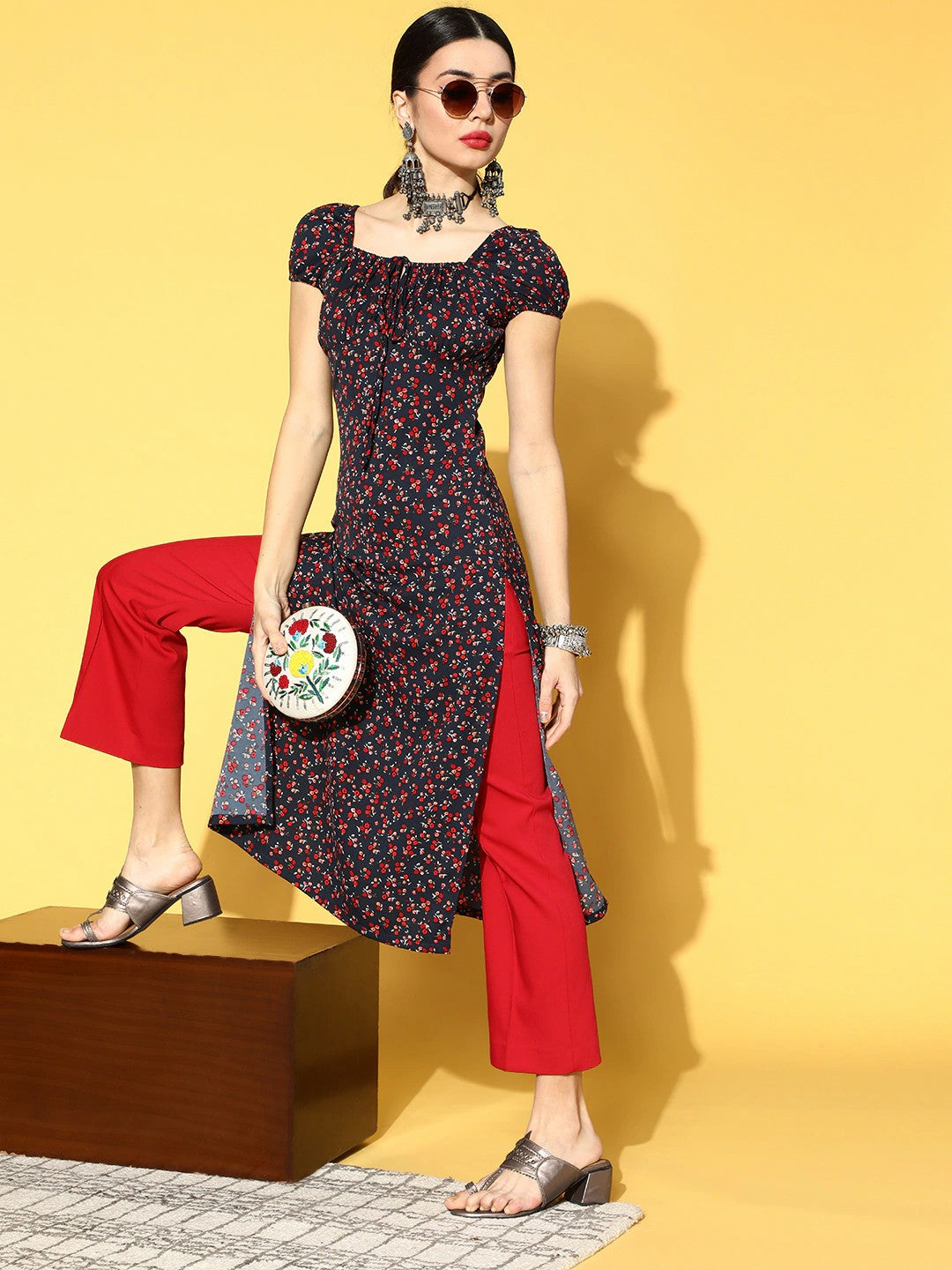 Berrylush Women Navy Blue & Red Floral Printed Tie-Up Neck Side Slited Calf Length Kurta - Image 5
