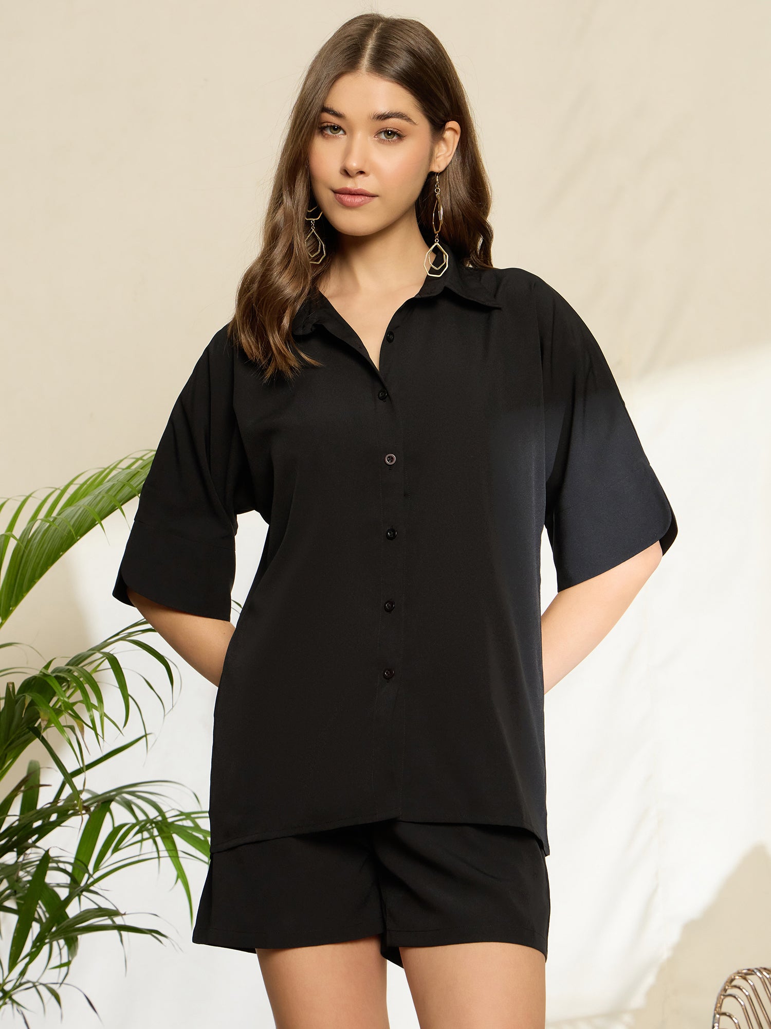 Solid Black Sweetheart Neck Sleeveless Cropped Top, Collared Neck Short Sleeves Longline Shrug, & High-Rise Waist Mini Shorts 3-Piece Set - Image 6
