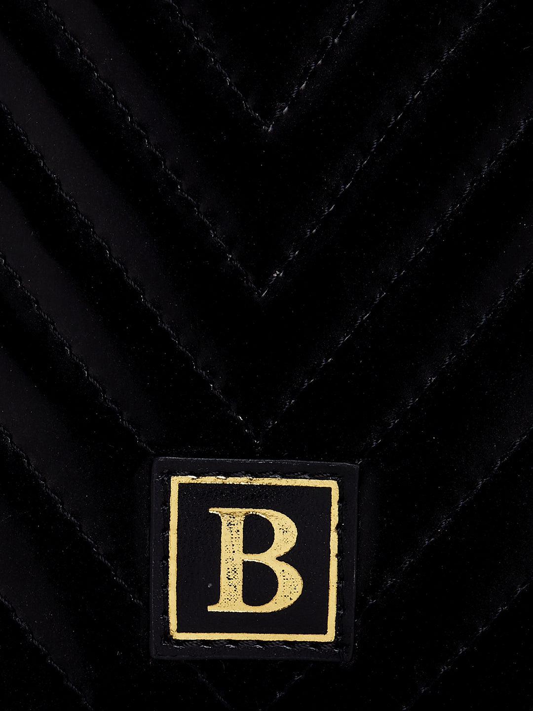 Berrylush Women Quilted Black Geometric Pattern Synthetic Leather Passport Holder - Image 6